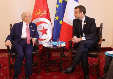 الرئيس التونسي الباجي قايد السبسي ونظيره الفرنسي إيمانويل ماكرون