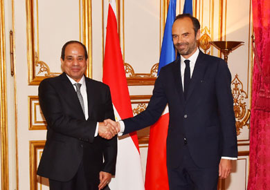 السيسي يلتقي رئيس وزراء فرنسا
