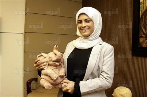 مي عبد الله فنانة النحت تصوير احمد عبد الفتاح