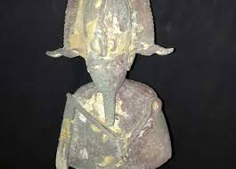 تمثال برونزي للإله «أوزير»