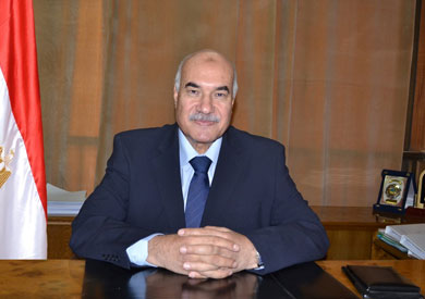 أحمد مصطفى رئيس الشركة القابضة للغزل