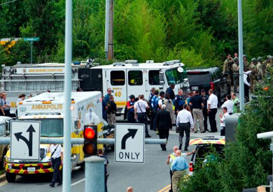 الشرطة الأمريكية في محيط موقع الحادث