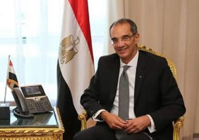 عمرو طلعت وزير الاتصالات