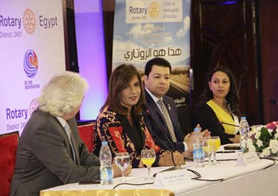 وزيرة الهجرة خلال احتفالية نادي روتاري هليوبوليس الكوربة