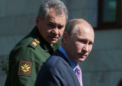 الرئيس الروسي فلاديمير بوتين ووزير الدفاع سيرجي شويجو
