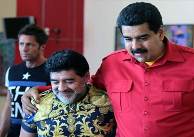مارادونا مع الرئيس الفنزويلي نيكولاس مادورو