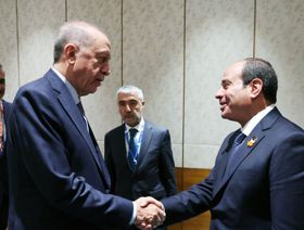 السيسي وأردوغان يتفقان على ضرورة تعزيز التشاور بين البلدين حول الملف الليبي
