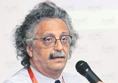 حسين خيرى نقيب الاطباء تصوير ابراهيم عزت