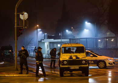 الشرطة تغلق محيط السفارة الأمريكية - تصوير: رويترز