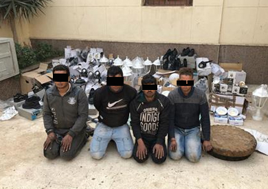 4 أشخاص سرقوا مخزن شركات حسن علام بالبساتين