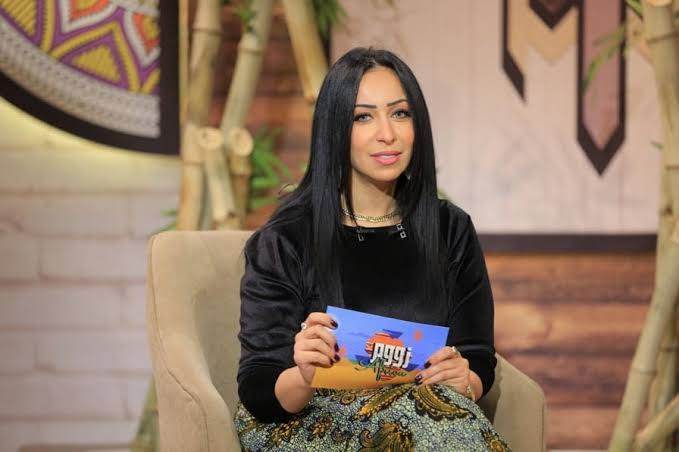 سالي عاطف