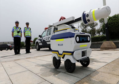 روبوت الشرطة الصيني