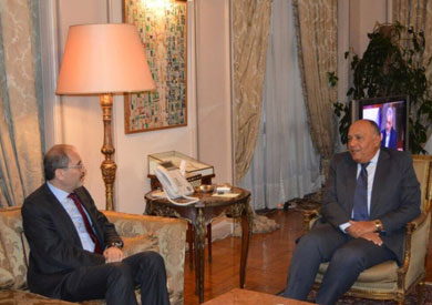 سامح شكري وزير الخارجية ونظيره الأردني أيمن الصفدي