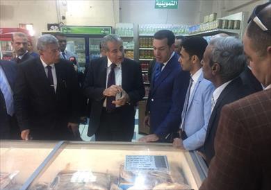 جولة وزير التموين في أسيوط