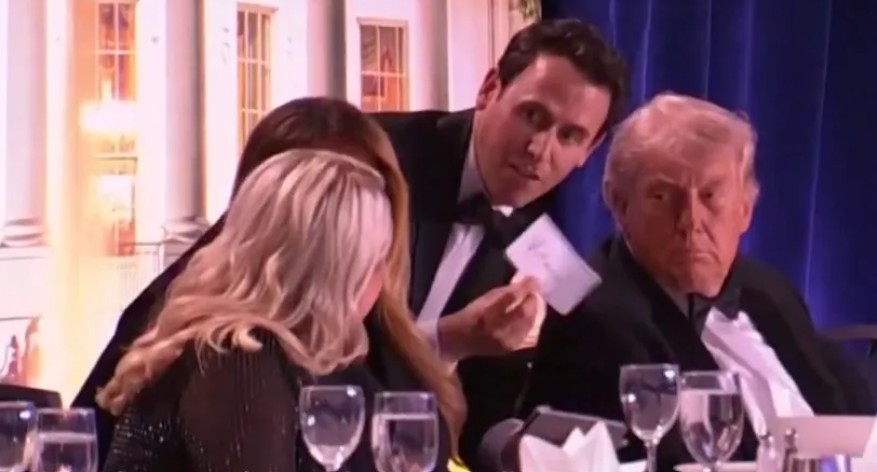 ترامب من قاعة العشاء قبل ثوانِ من الإجلاء