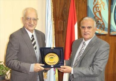 تكريم جامعة طنطا لعالم اللغة الغربية