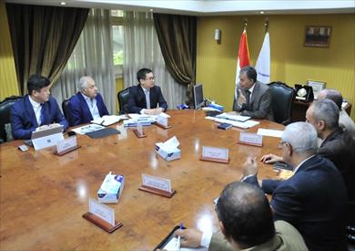 الدكتور هشام عرفات - وزير النقل  مع وفد شركة «افيك» الصينية