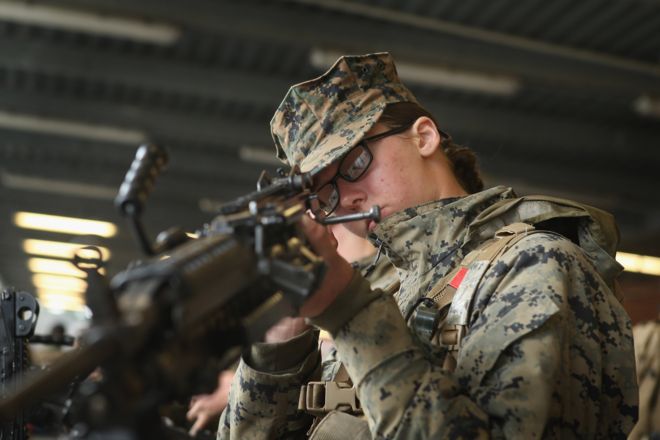 إحدى المشاركات في معسكر تدريبي لقوات مشاة البحرية الأميركية