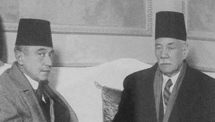أمير الشعراء أحمد شوقي مع الزعيم الكبير سعد زغلول في عشرينيات القرن الماضي