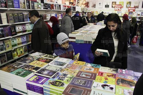 توافد المواطنين على معرض الكتاب في اليوم الأول تصوير - أحمد عبد الفتاح