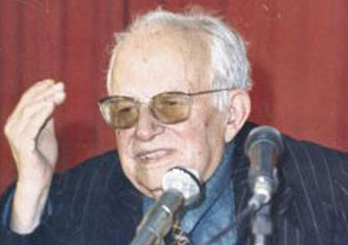 الأديب والصحفي والمحامي المصري يحيى حقي