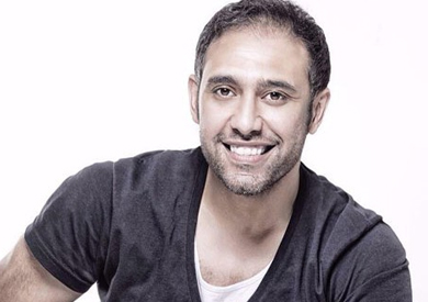 الفنان عمرو مصطفي