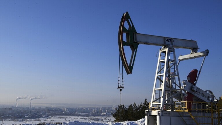 تراجع أسعار النفط في مستهل أسبوع التداول الجديد