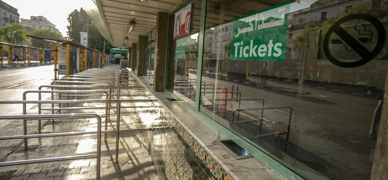 إضراب مفاجئ لعمال قطاع النقل في تونس بسبب تأخر صرف الأجور إضراب مفاجئ لعمال قطاع النقل في تونس بسبب تأخر صرف الأجور