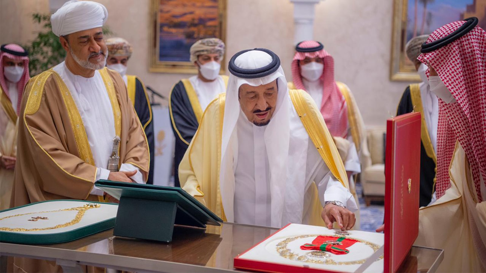 العاهل السعودي وسلطان عُمان