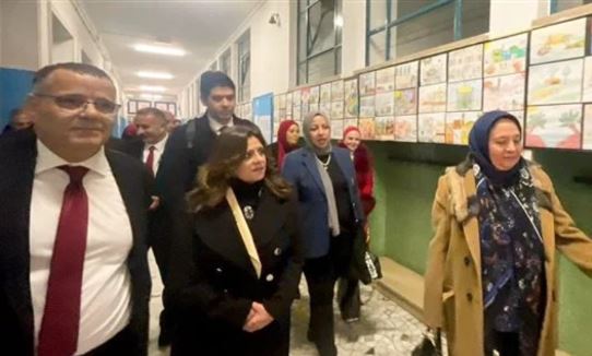 وزيرة الهجرة تتفقد مدرسة نجيب محفوظ في ميلانو الإيطالية