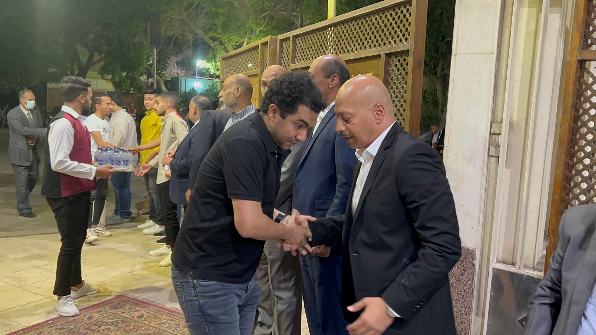 نجوم الفن في عزاء والد ضياء عبد الخالق نجوم الفن في عزاء والد ضياء عبد الخالق
