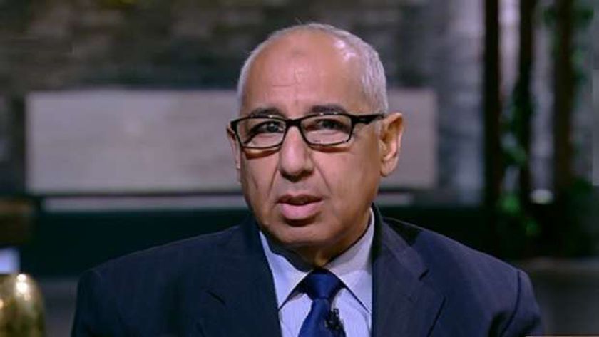الدكتور علي عوف، رئيس شعبة الأدوية