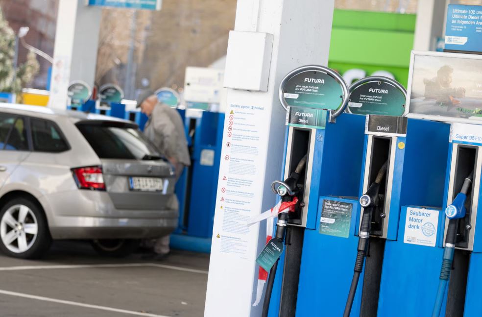 سياسية ألمانية تدعو إلى حق العمل من المنزل بسبب ارتفاع أسعار الوقود 