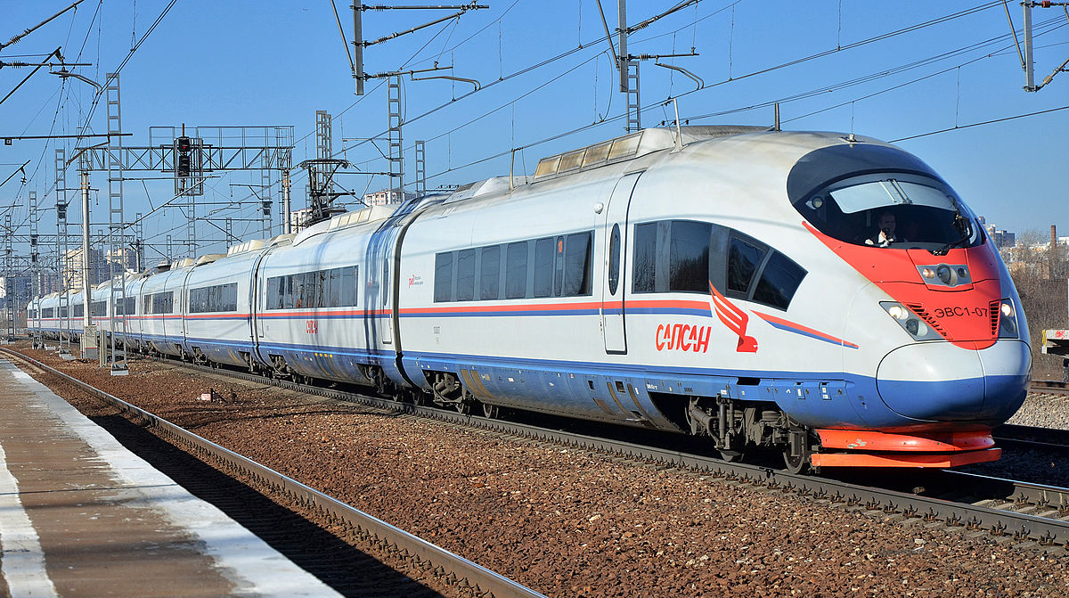وزير النقل يتابع أعمال تنفيذ الخط الأول للقطار الكهربائي السريع