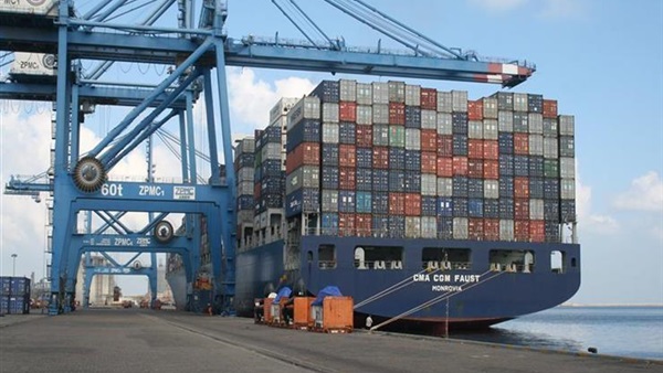 تصدير 30903 أطنان من البضائع العامة من ميناء دمياط