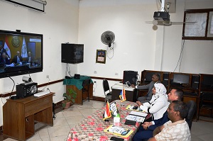 عبر الفيديو كونفرانس.. وزير التعليم يطمئن على سير امتحانات الثانوية العامة في أسوان