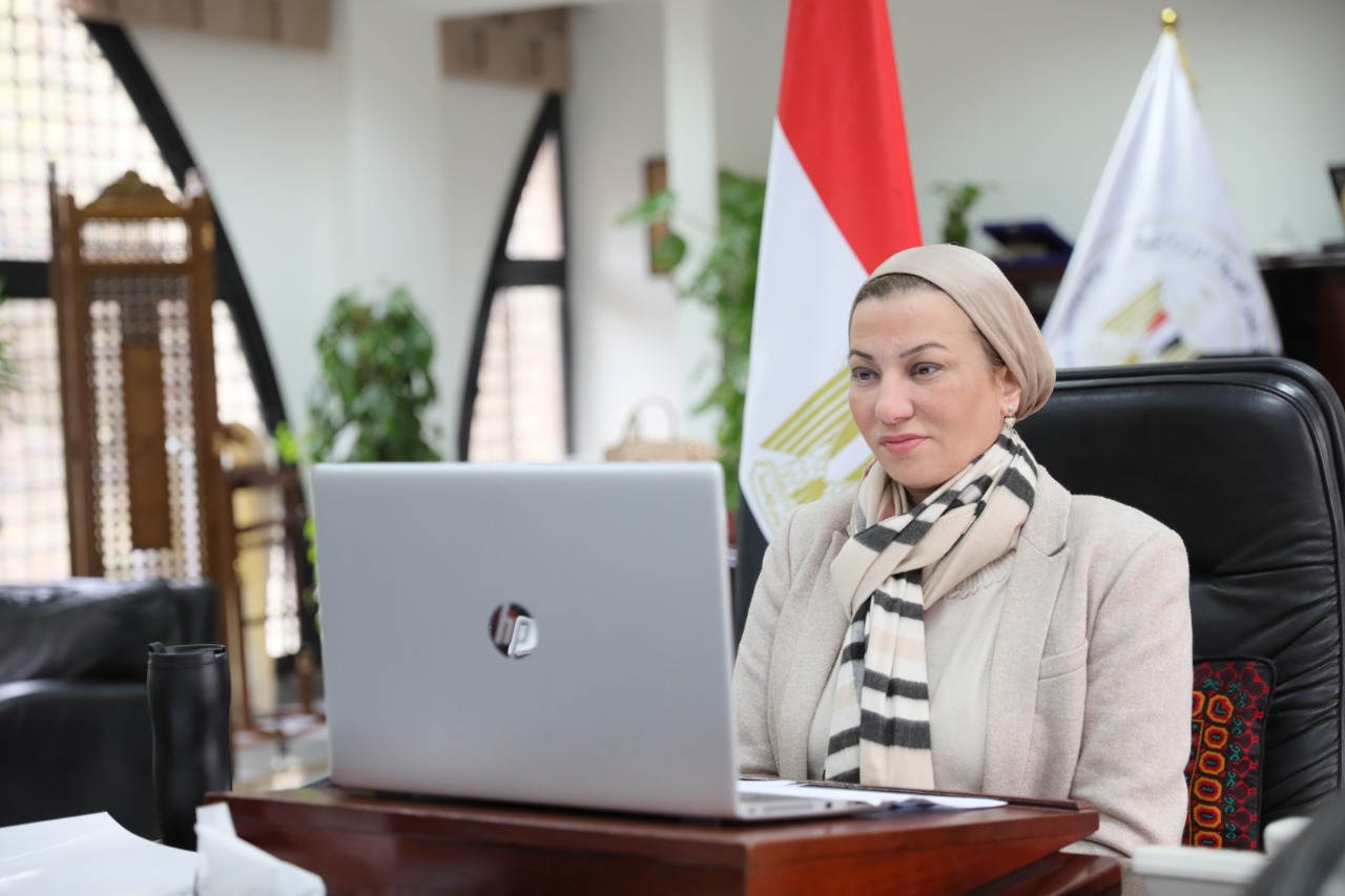 وزيرة البيئة تستعرض النموذج المصري في تغيير لغة الحوار وإعادة صياغة السياسات البيئية