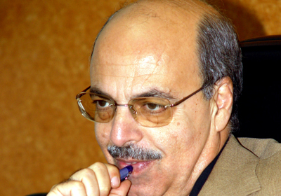على أبوشادى