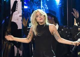 نقل المغنية ليدي جاجا إلى المستشفى