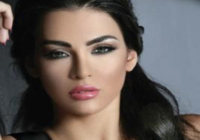 الفنانة اللبنانية قمر