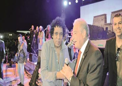 منير مع محافظ جنوب سيناء بحفل شرم الشيخ