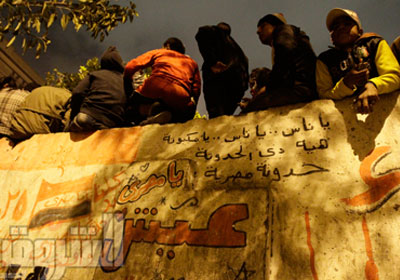 أغنية حدوتة مصرية على جدار ناحية قصر النيل   تصوير_فادي عزت