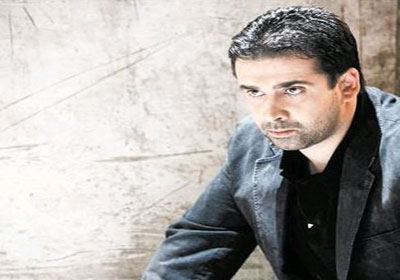 الفنان الشاب كريم عبدالعزيز