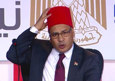 «القرموطي» يرتدي «الطربوش»