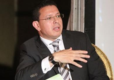 الإعلامي عمرو عبد الحميد