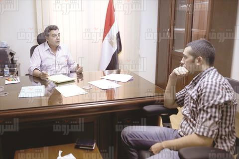 عمرو فتحي رئيس غرفة الاعلام تصوير روجيه أنيس