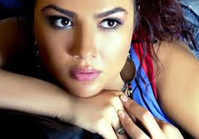 الفنانه فرح يوسف