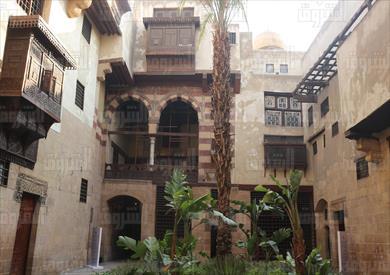 طلاب الفنون الجميلة فى بيت السحيمي