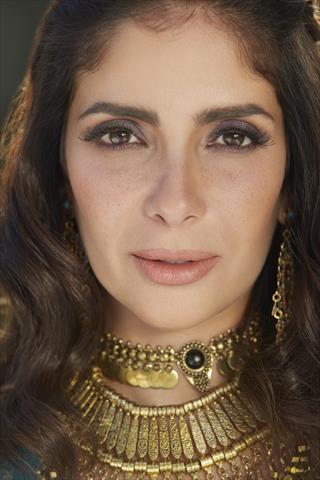 مهرجان القاهرة السينمائى يكرم منى زكى