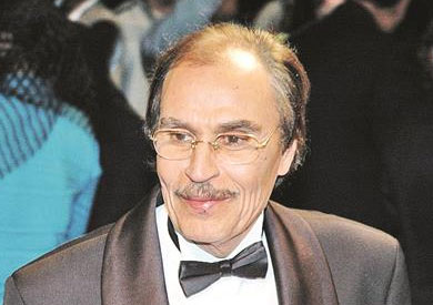 عزت العلايلي